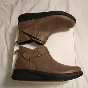 Clarks Cloudstepper Ankle boots